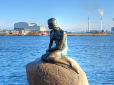 Tottenham vs. Copenhagen: Van de Ven's Stunner and Fan Reactions